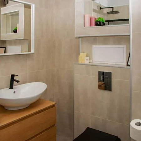 Maison Lux סטרה זגורה