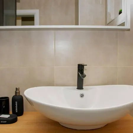 شقة Super Luxurious & Spacious Designer Apartment.